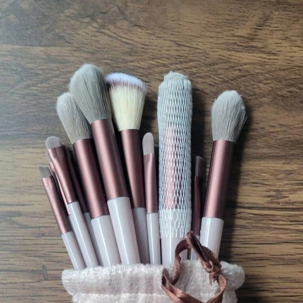 13 Pcs Makeup Brushes with Small Pouch NWT Mauve Tan Purple color